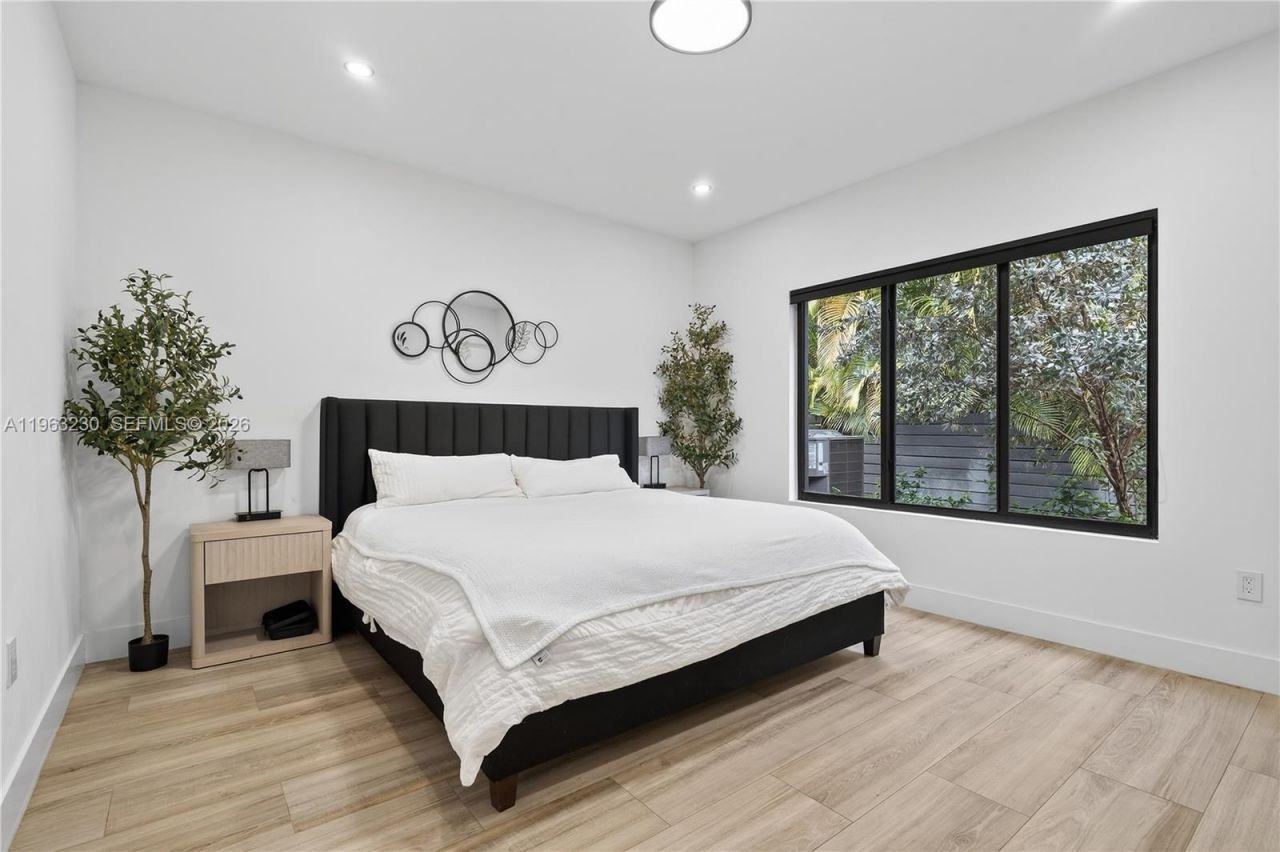 913 NE 15th St, Fort Lauderdale, FL 33304 Photo