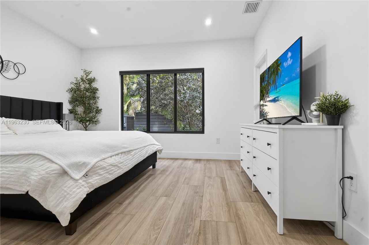 913 NE 15th St, Fort Lauderdale, FL 33304 Photo