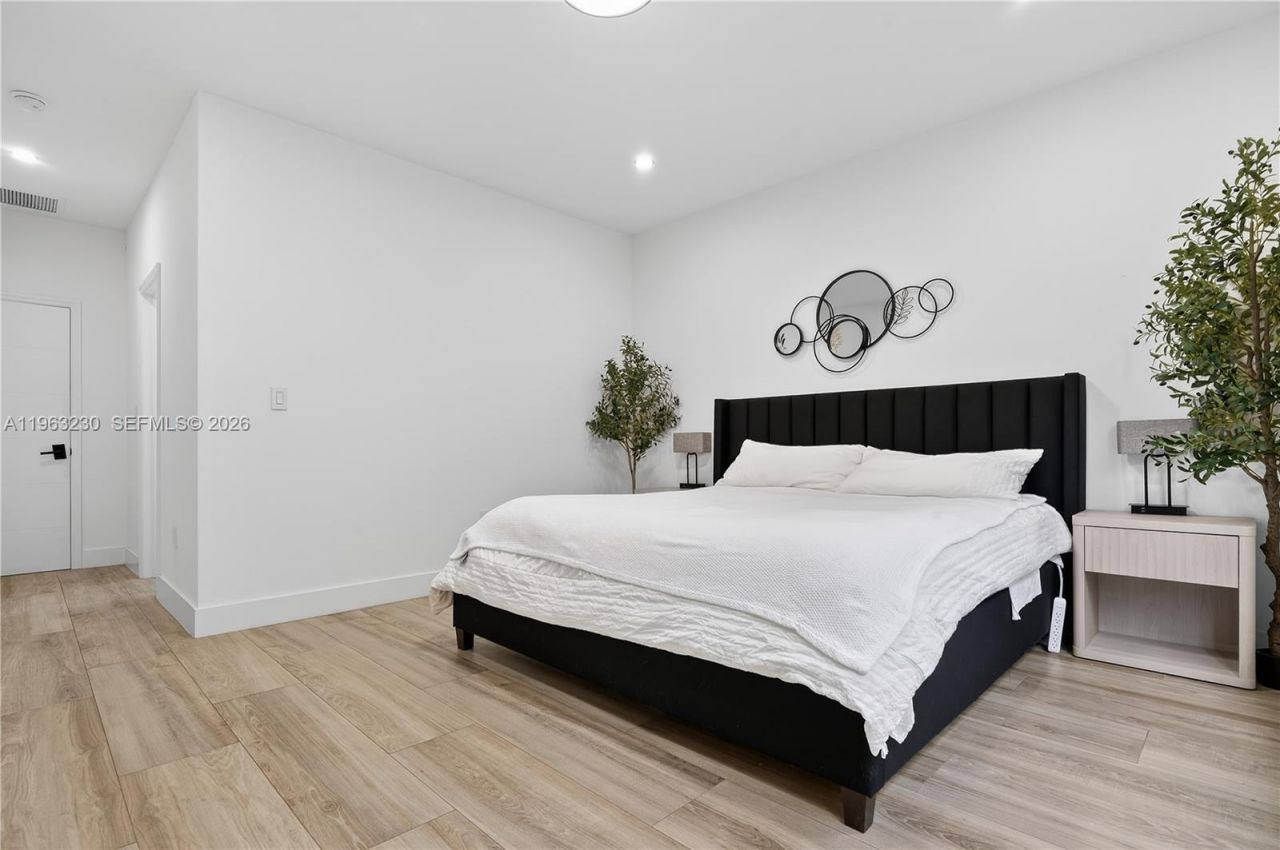 913 NE 15th St, Fort Lauderdale, FL 33304 Photo