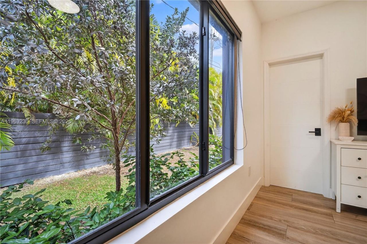 913 NE 15th St, Fort Lauderdale, FL 33304 Photo