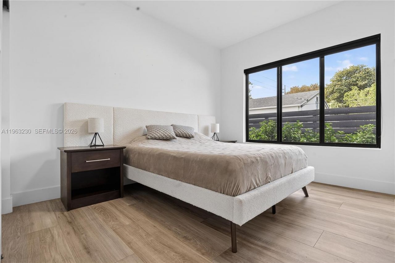 913 NE 15th St, Fort Lauderdale, FL 33304 Photo