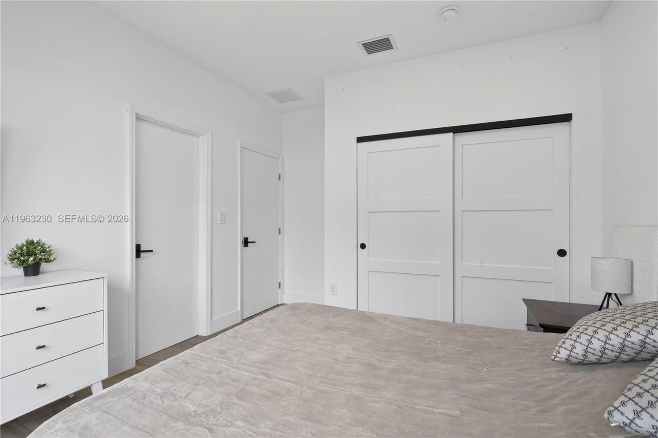 913 NE 15th St, Fort Lauderdale, FL 33304 Photo