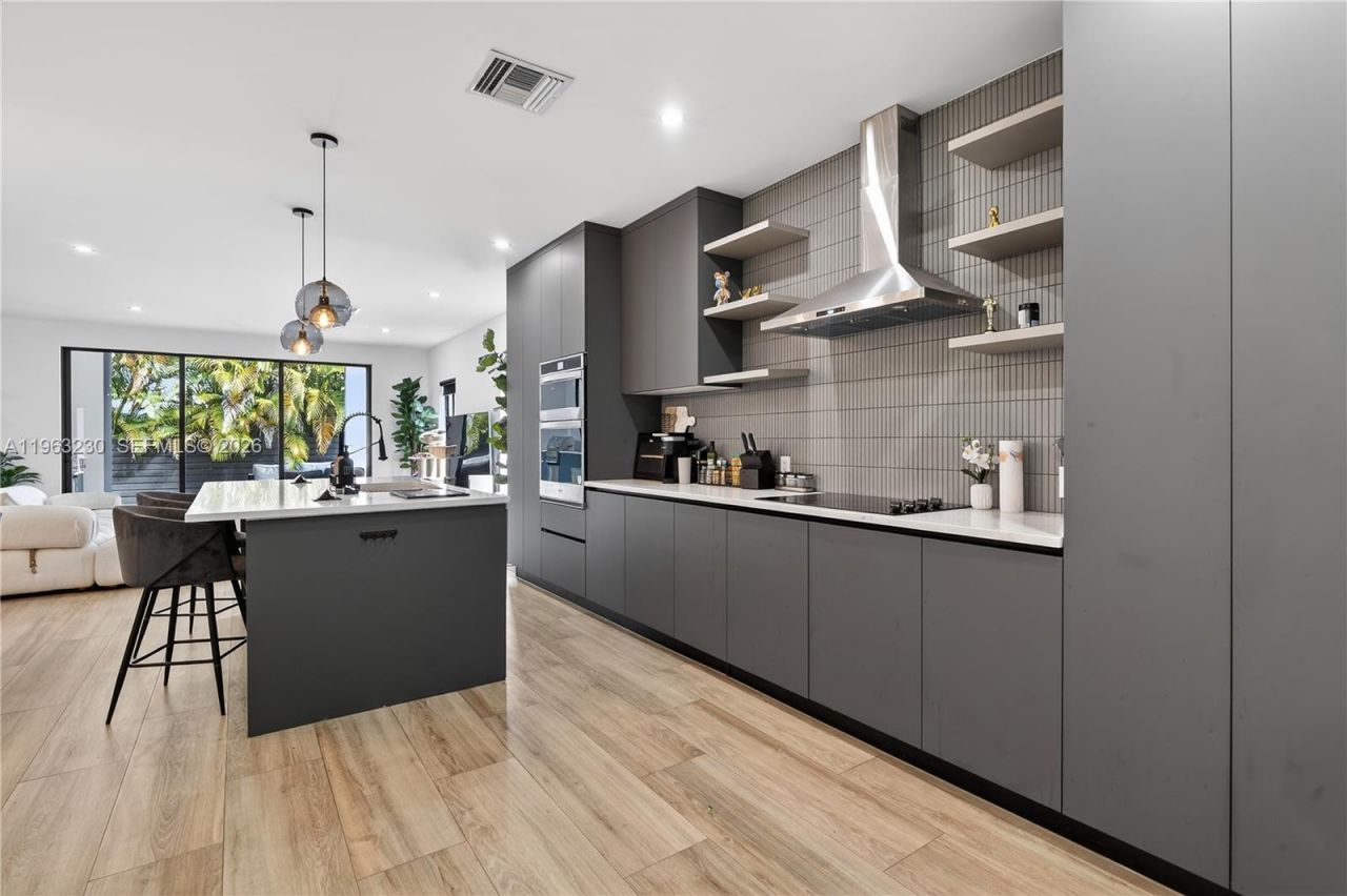 913 NE 15th St, Fort Lauderdale, FL 33304 Photo