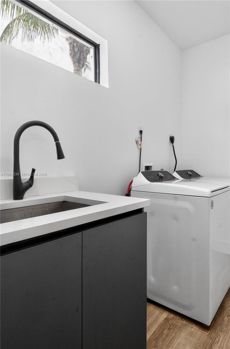 913 NE 15th St, Fort Lauderdale, FL 33304 Photo