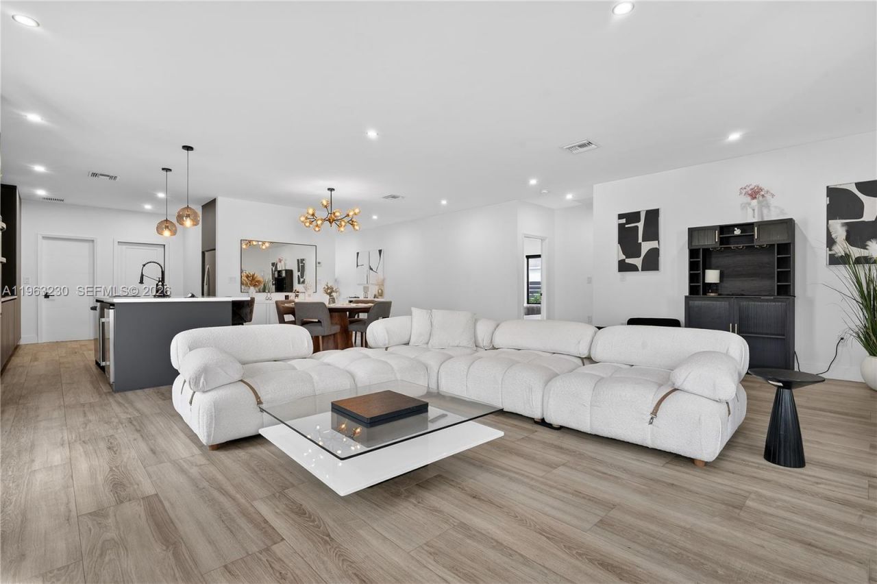 913 NE 15th St, Fort Lauderdale, FL 33304 Photo