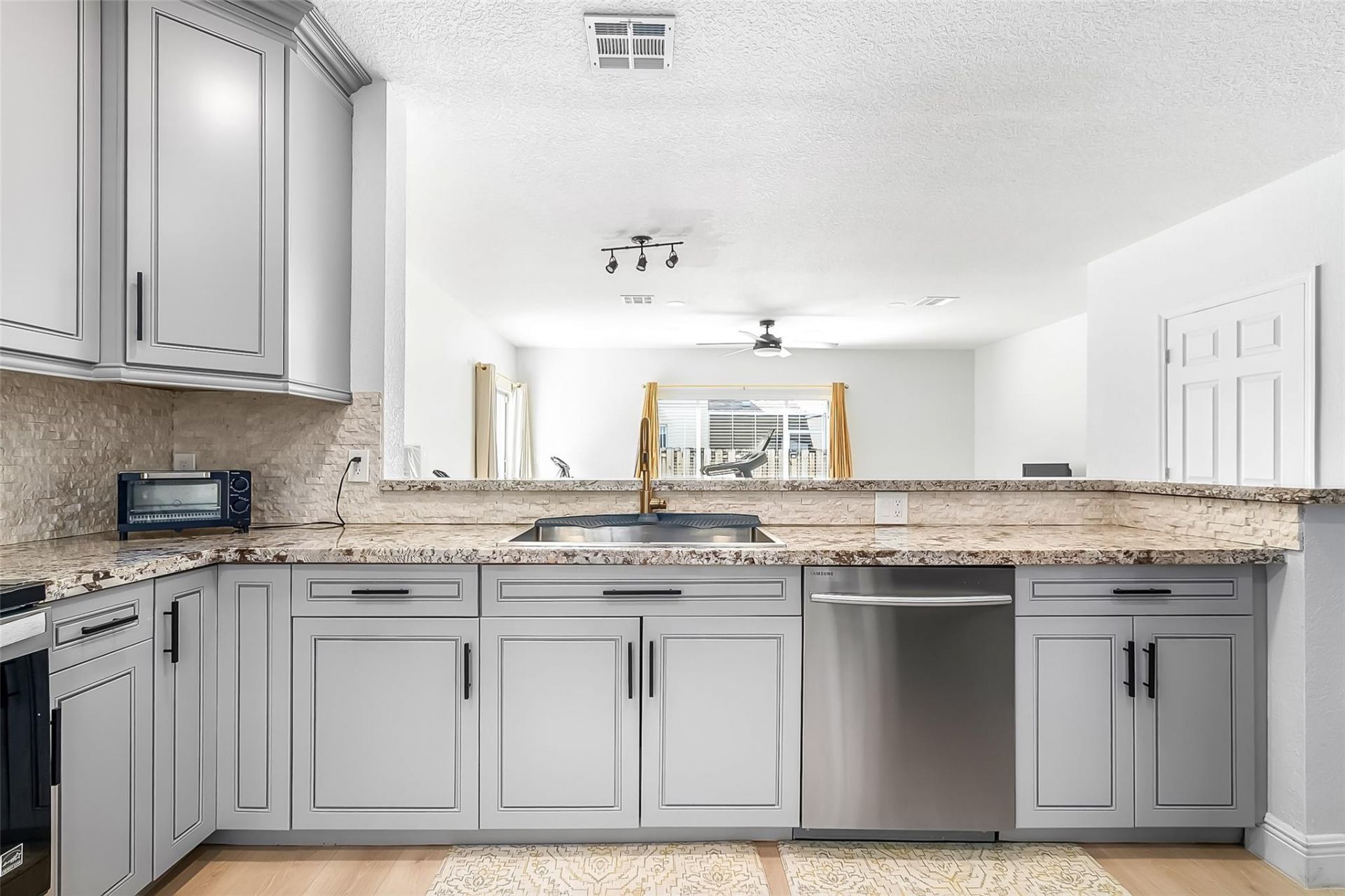 9500 Stanley Lane, Tamarac, FL 33321 Photo