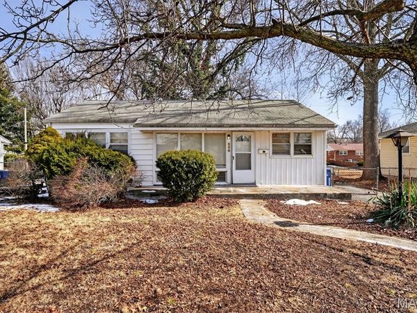 860 Saint Brendan Lane, Florissant, MO 63031