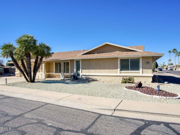 9815 W LINDGREN Avenue, Sun City, AZ 85373