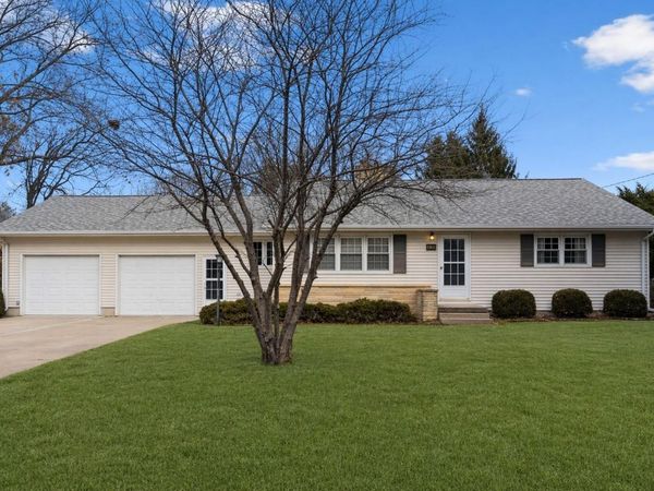 323 Barrick Road, Janesville, IA 50647