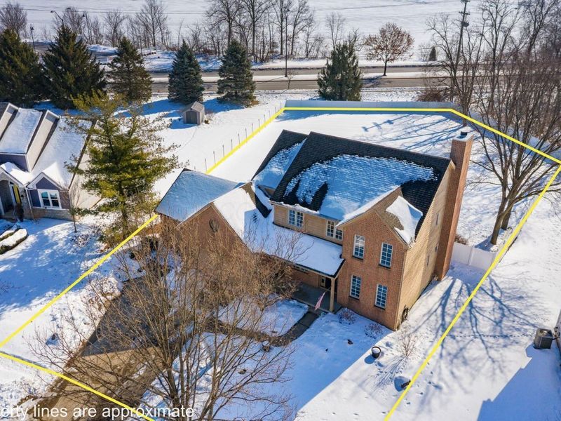 180 Oakwood Court, Westerville, OH 43081 Photo 2