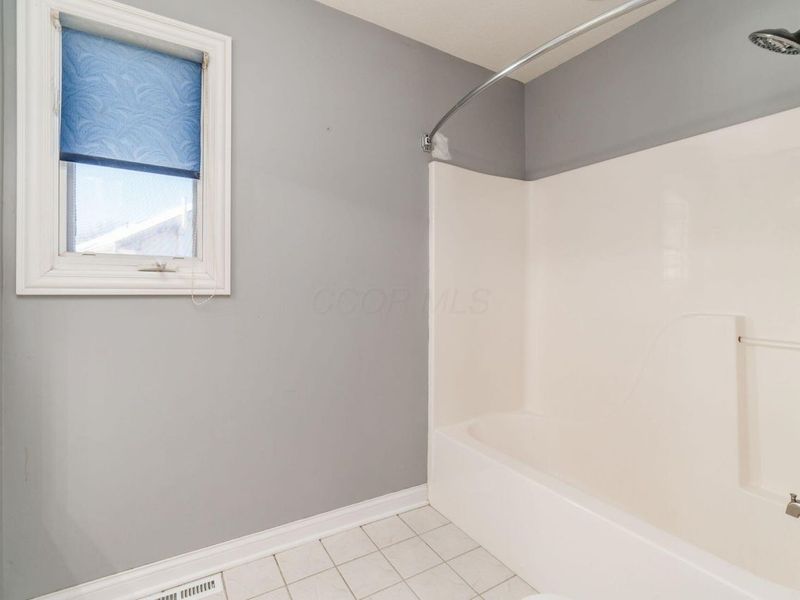 180 Oakwood Court, Westerville, OH 43081 Photo 23