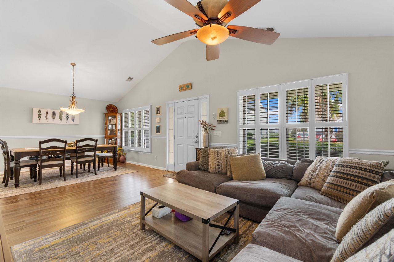 2205 Haystack Way Photo 4