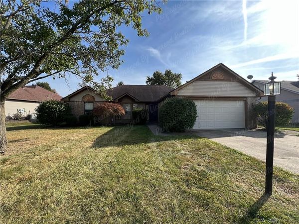 909 Sunset Drive, Englewood, OH 45322