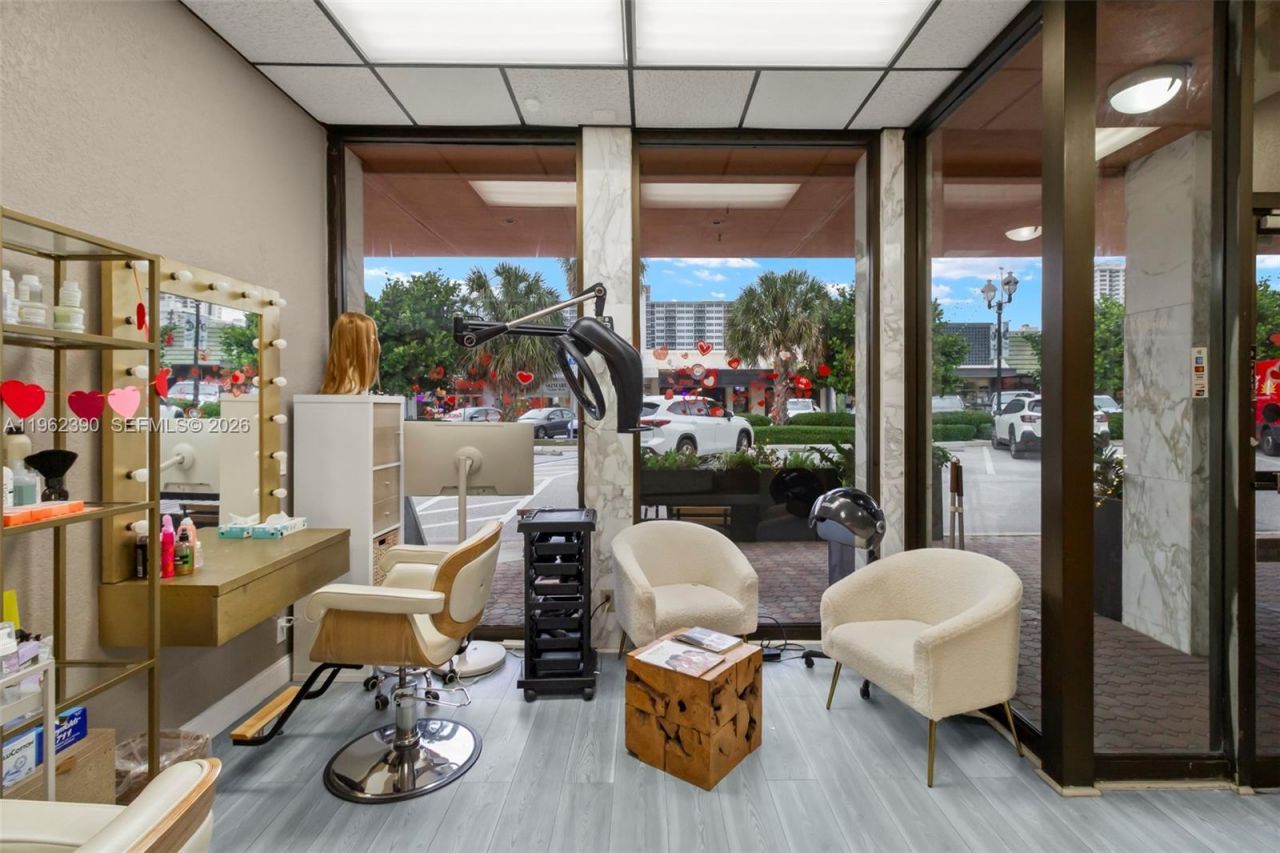 Ne 32 Str , Fort Lauderdale, FL 33308 Photo