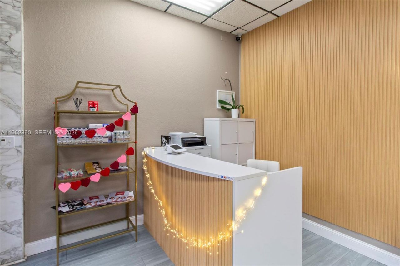 Ne 32 Str , Fort Lauderdale, FL 33308 Photo