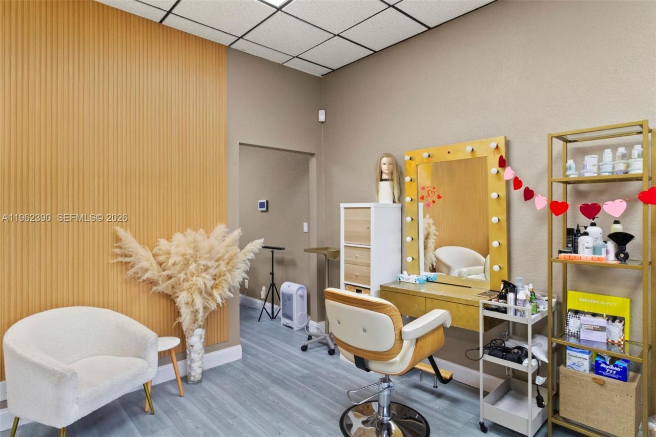 Ne 32 Str , Fort Lauderdale, FL 33308 Photo