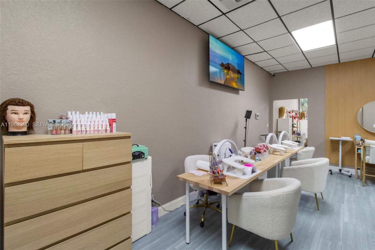 Ne 32 Str , Fort Lauderdale, FL 33308 Photo