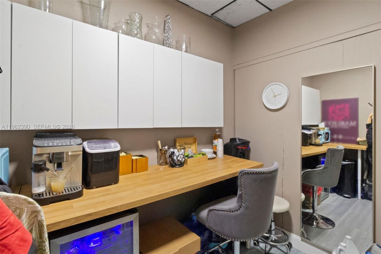 Ne 32 Str , Fort Lauderdale, FL 33308 Photo