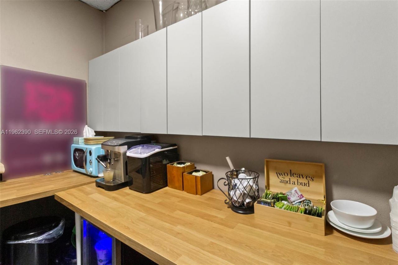 Ne 32 Str , Fort Lauderdale, FL 33308 Photo