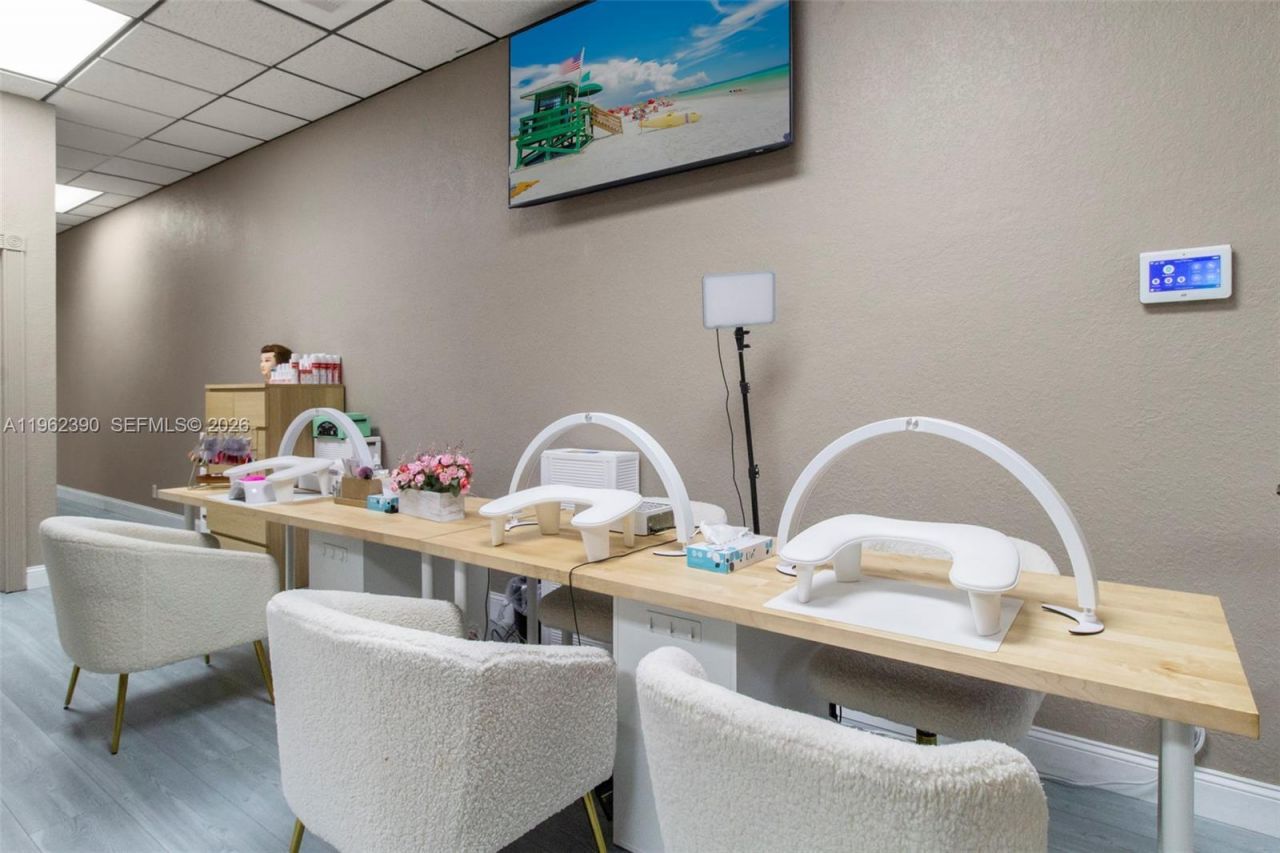 Ne 32 Str , Fort Lauderdale, FL 33308 Photo