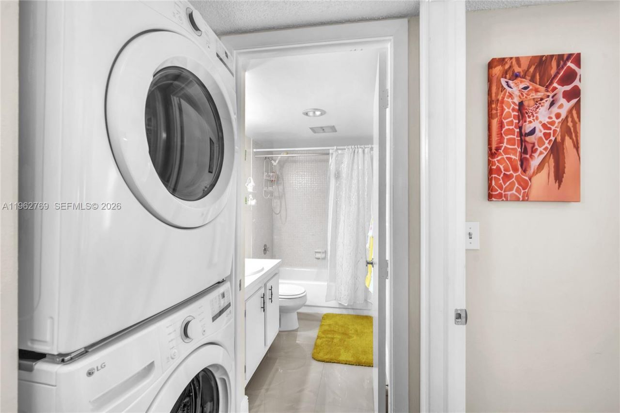 4160 Inverrary Dr , Unit 308, Lauderhill, FL 33319 Photo