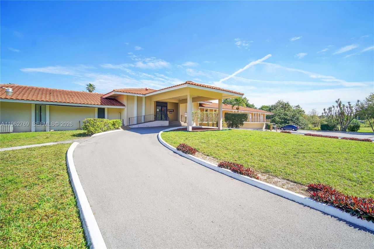 4160 Inverrary Dr, Unit 308, Lauderhill, FL 33319 Photo