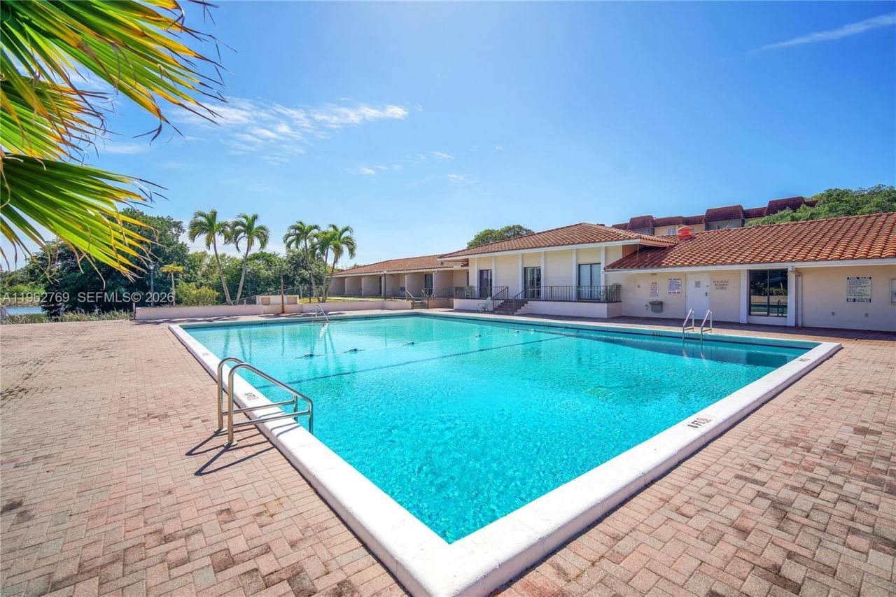 4160 Inverrary Dr, Unit 308, Lauderhill, FL 33319 Photo