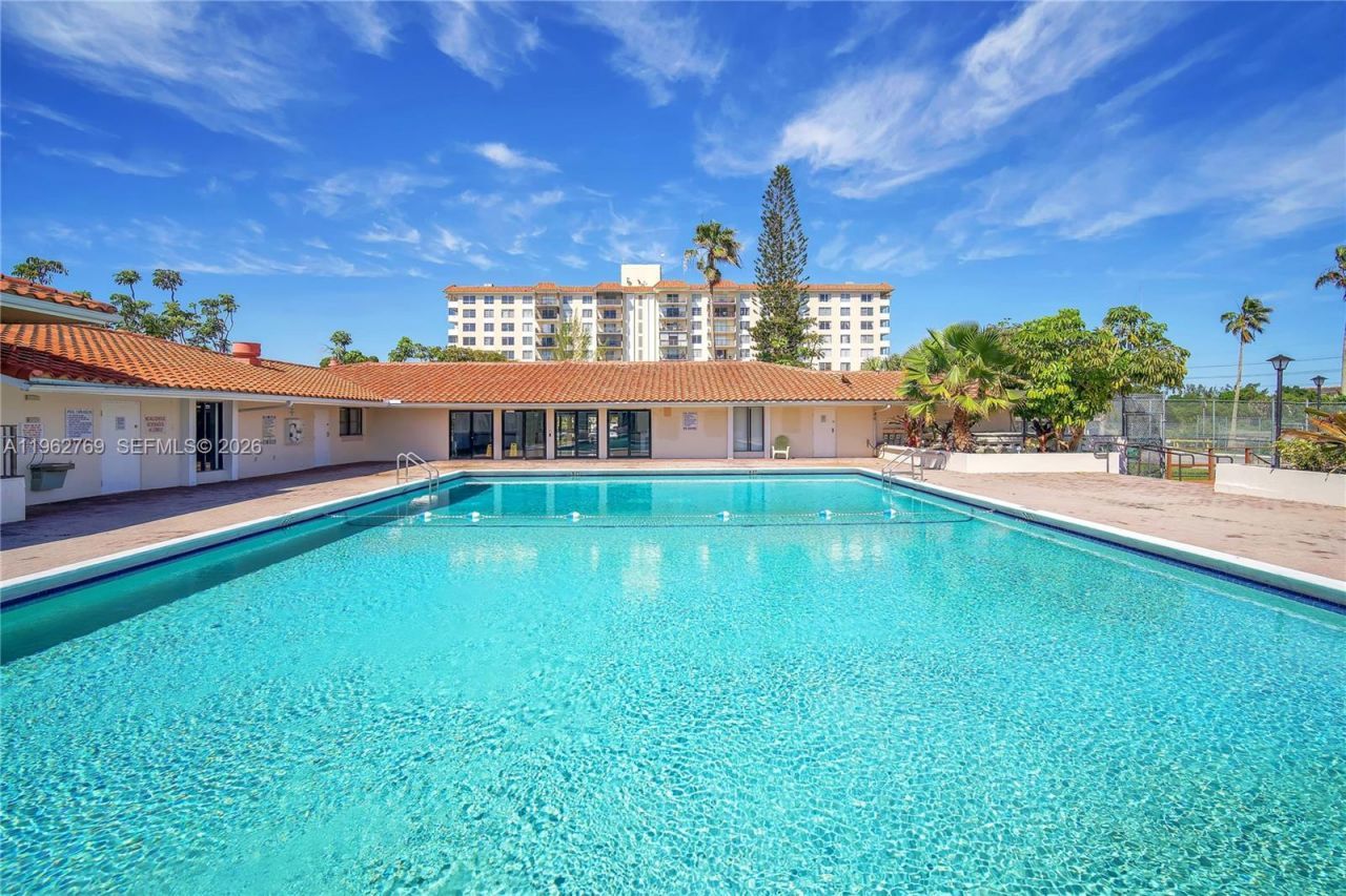 4160 Inverrary Dr , Unit 308, Lauderhill, FL 33319 Photo