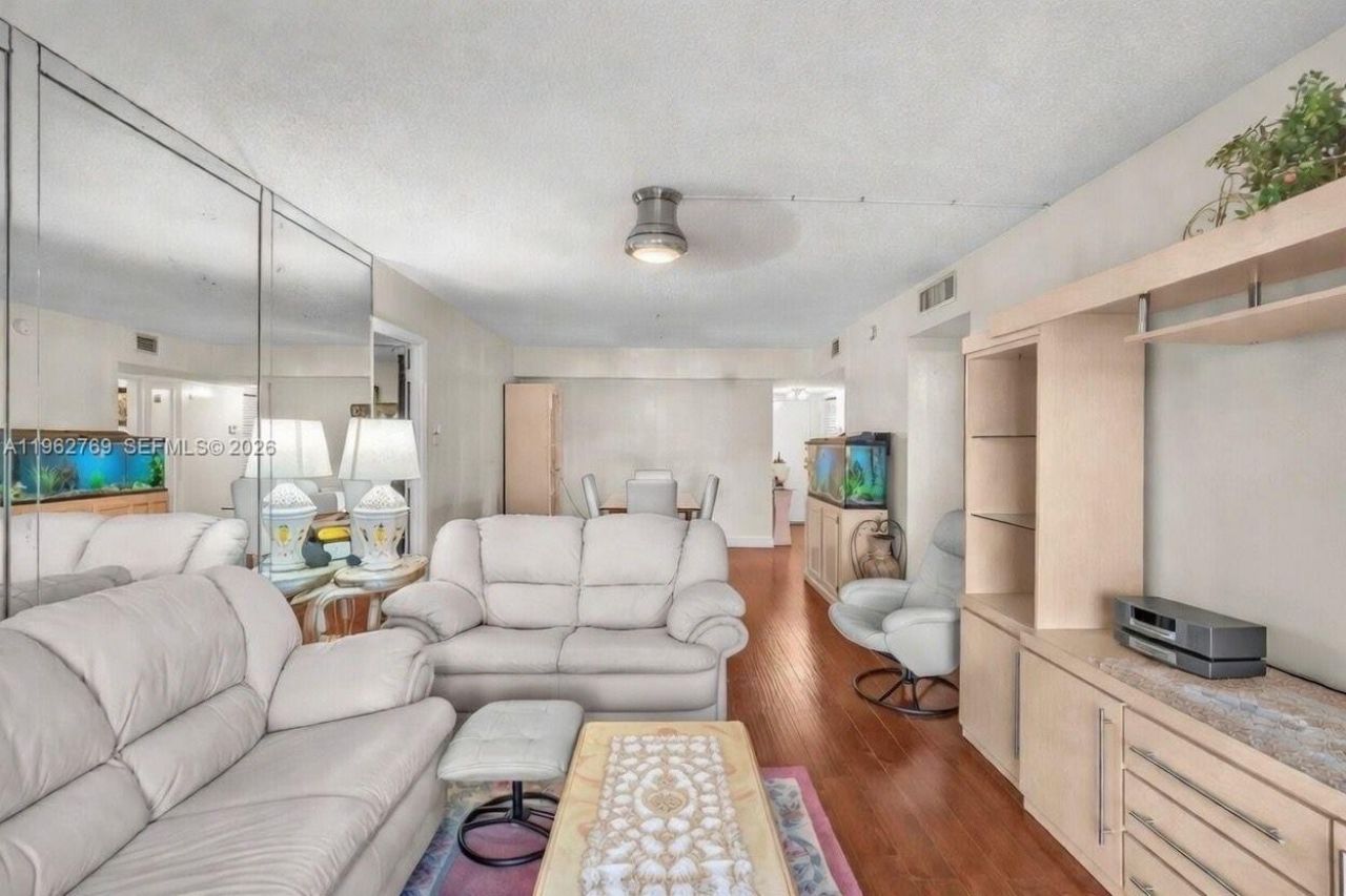 4160 Inverrary Dr, Unit 308, Lauderhill, FL 33319 Photo