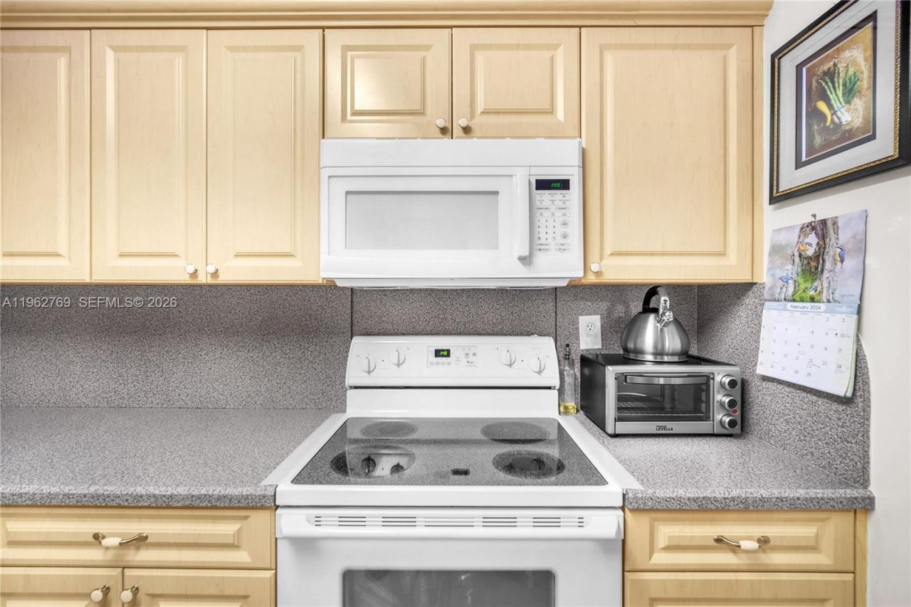 4160 Inverrary Dr , Unit 308, Lauderhill, FL 33319 Photo