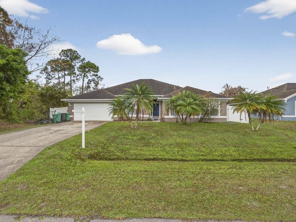 1618 SW Nervia Avenue, Port St. Lucie, FL 34953