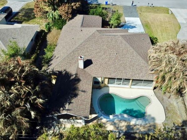 1330 32nd Avenue SW, Vero Beach, FL 32968