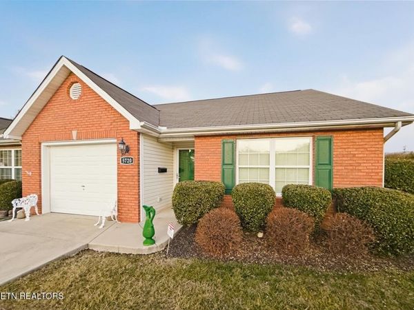 5720 Reece Way, Knoxville, TN 37918