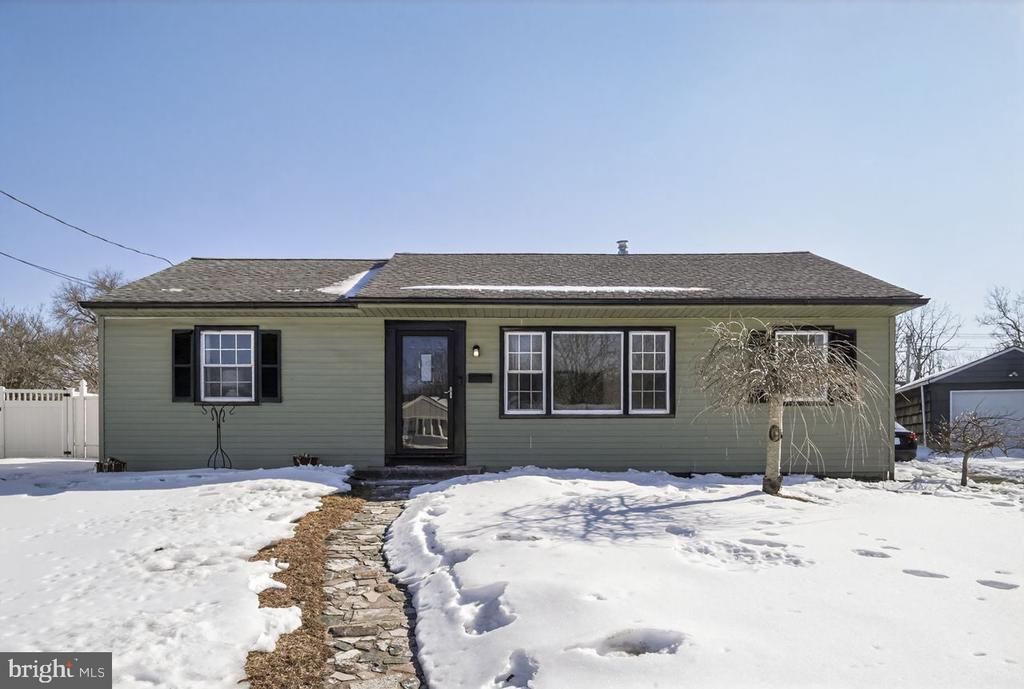 10 Elinor Avenue, Stratford, NJ 08084 Main Photo