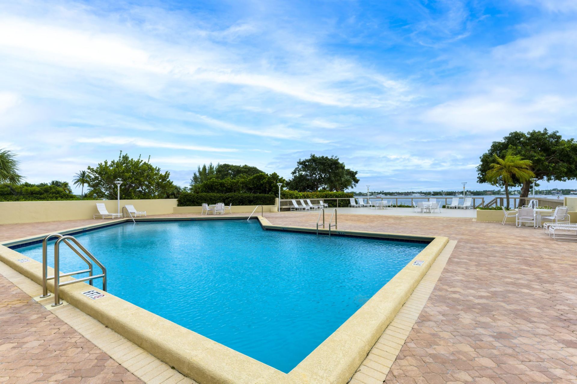 5600 N Flagler Drive, Unit 1906, West Palm Beach, FL 33407 Photo