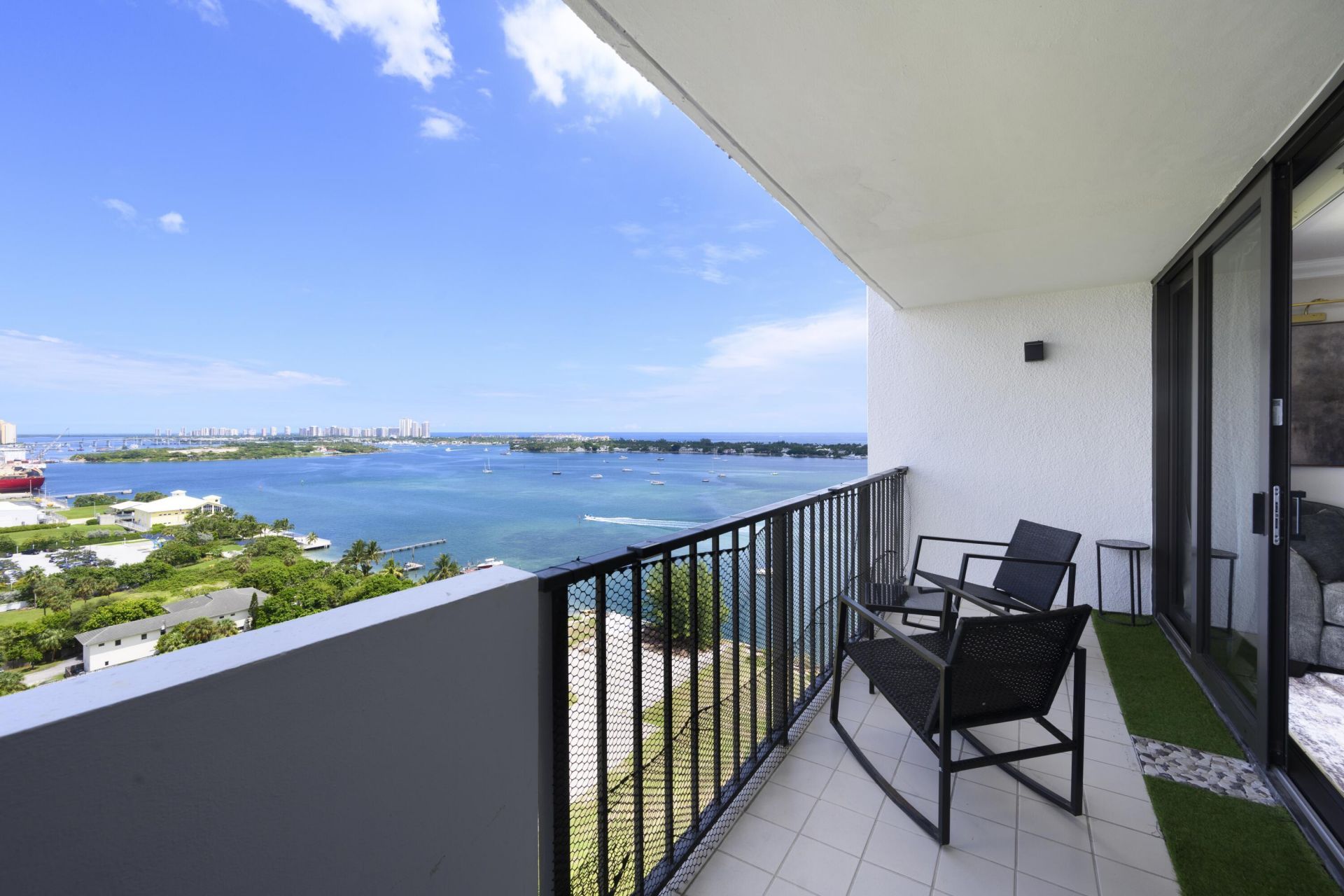 5600 N Flagler Drive, Unit 1906, West Palm Beach, FL 33407 Photo