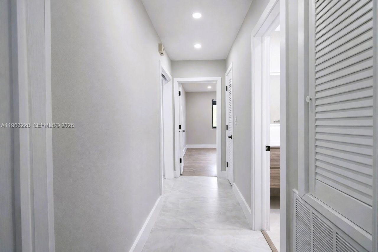 6020 NE 18th Ter, Fort Lauderdale, FL 33308 Photo