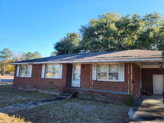 696 Eastland Avenue Kingstree, SC 29556