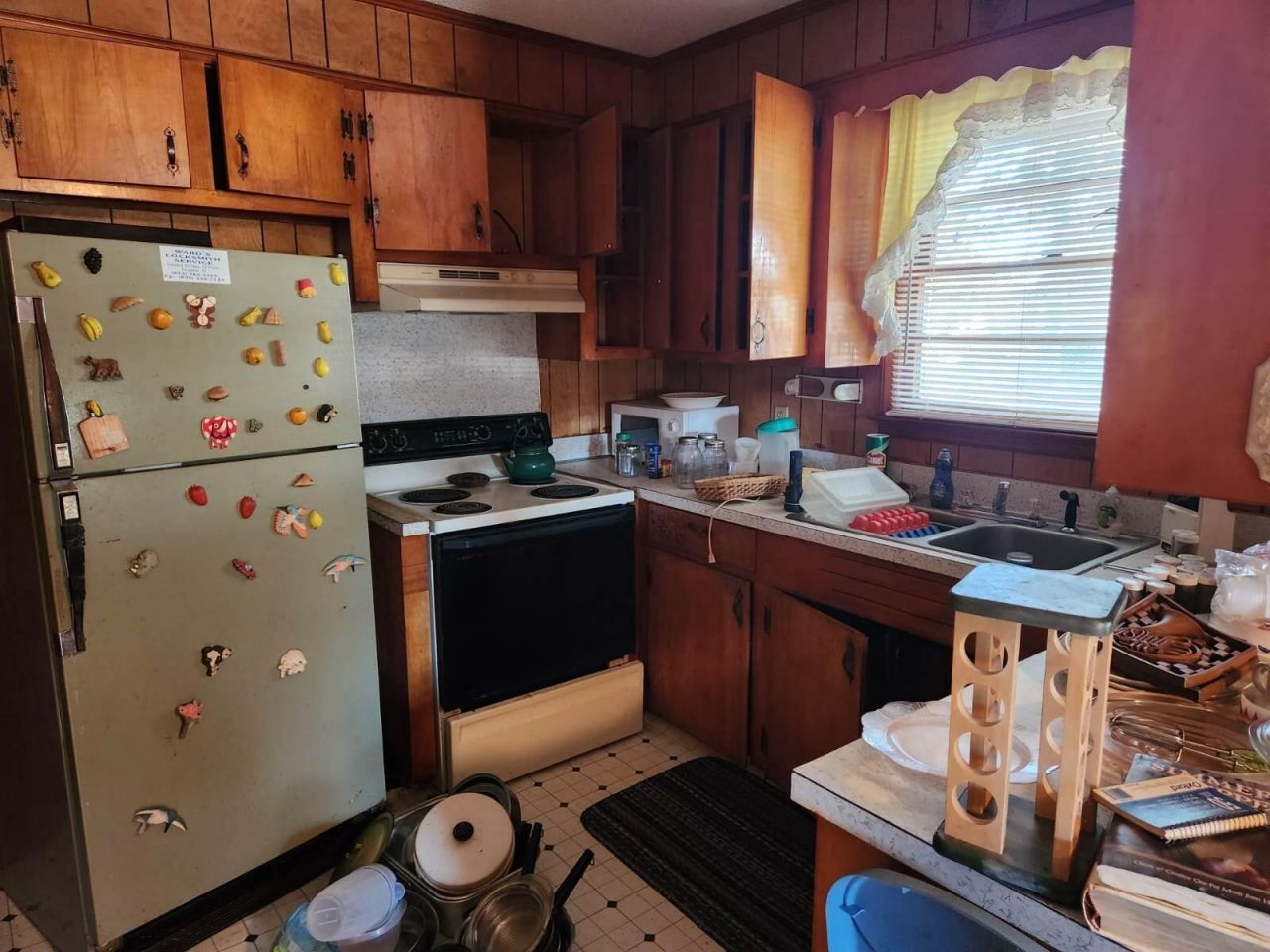 696 Eastland Avenue Photo 3