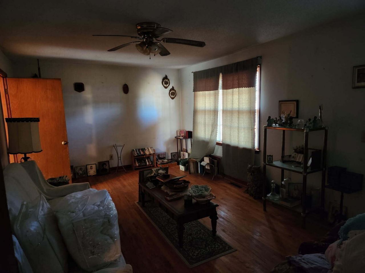 696 Eastland Avenue Photo 4