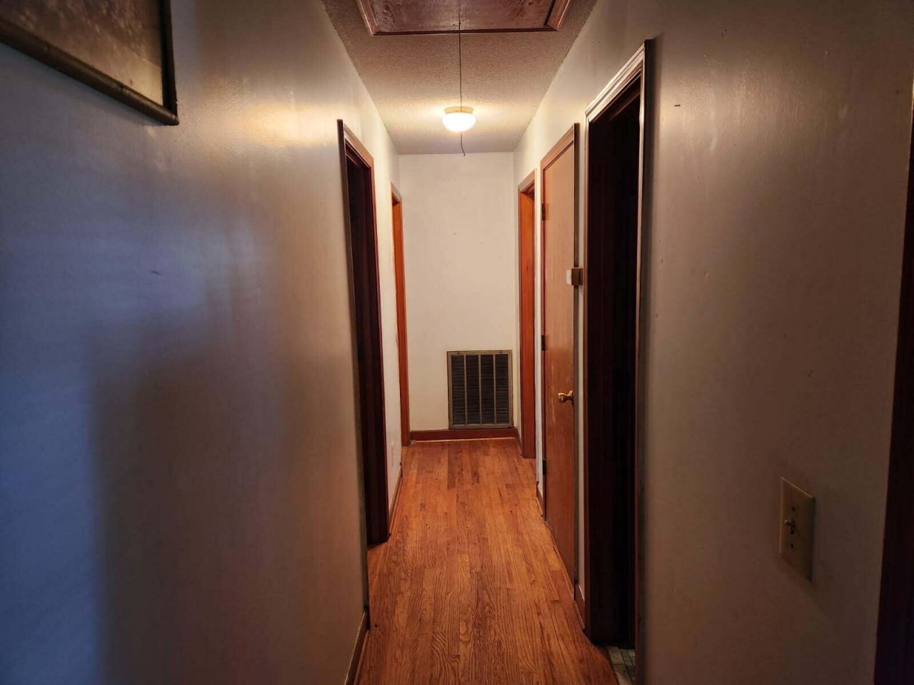 696 Eastland Avenue Photo 5