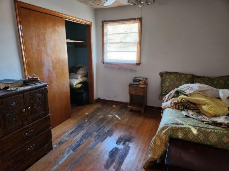 696 Eastland Avenue Photo 7