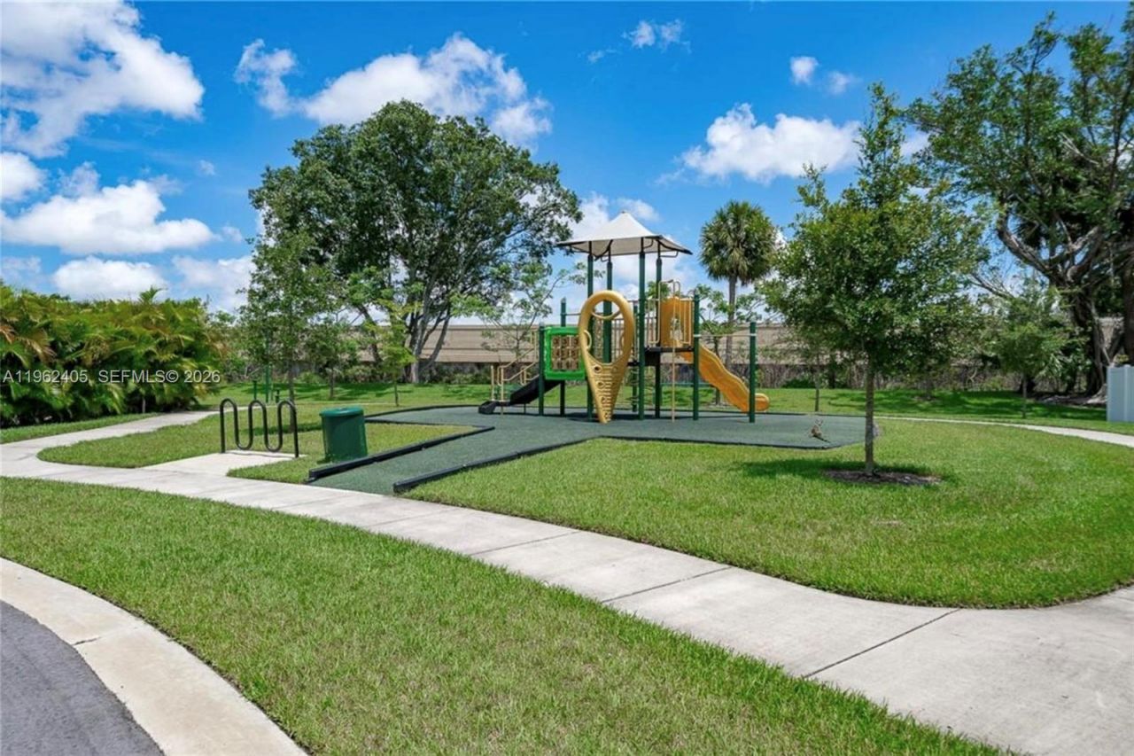 5016 NW 48th Ln, Tamarac, FL 33319 Photo