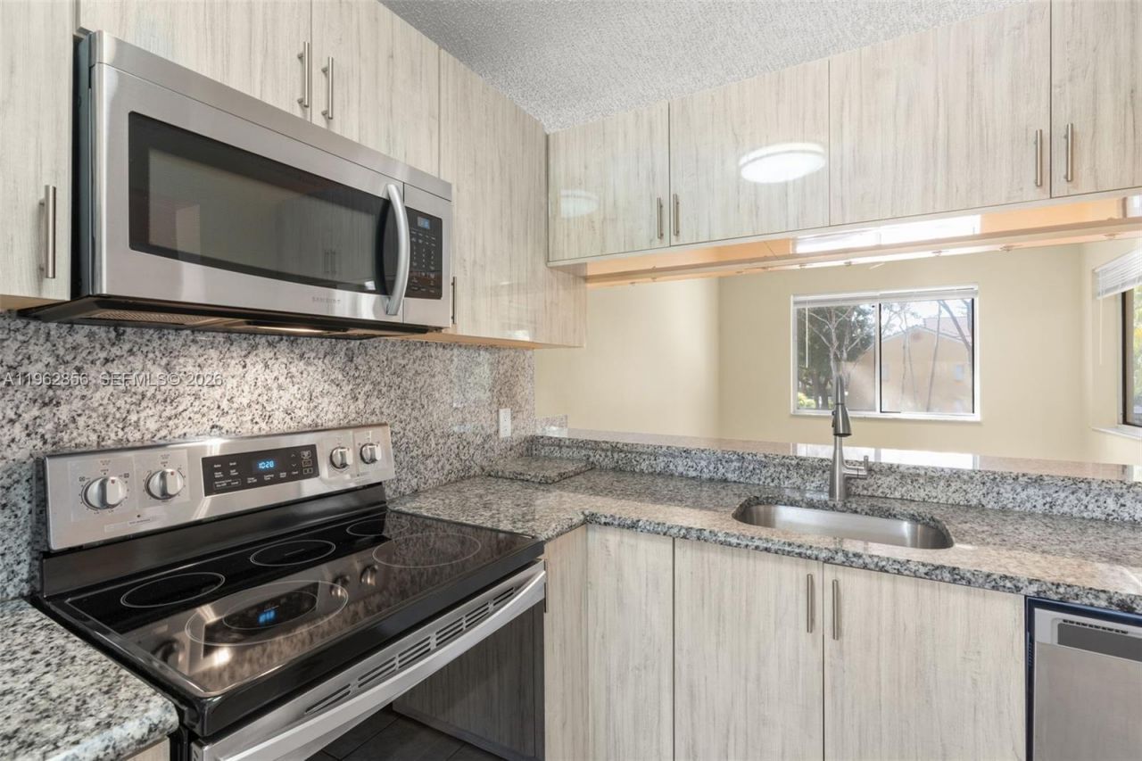 1208 Coral Club Dr , Unit 1208, Coral Springs, FL 33071 Photo