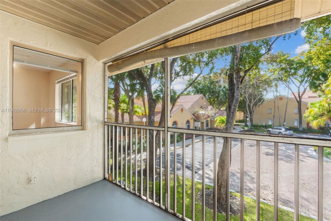 1208 Coral Club Dr , Unit 1208, Coral Springs, FL 33071 Photo