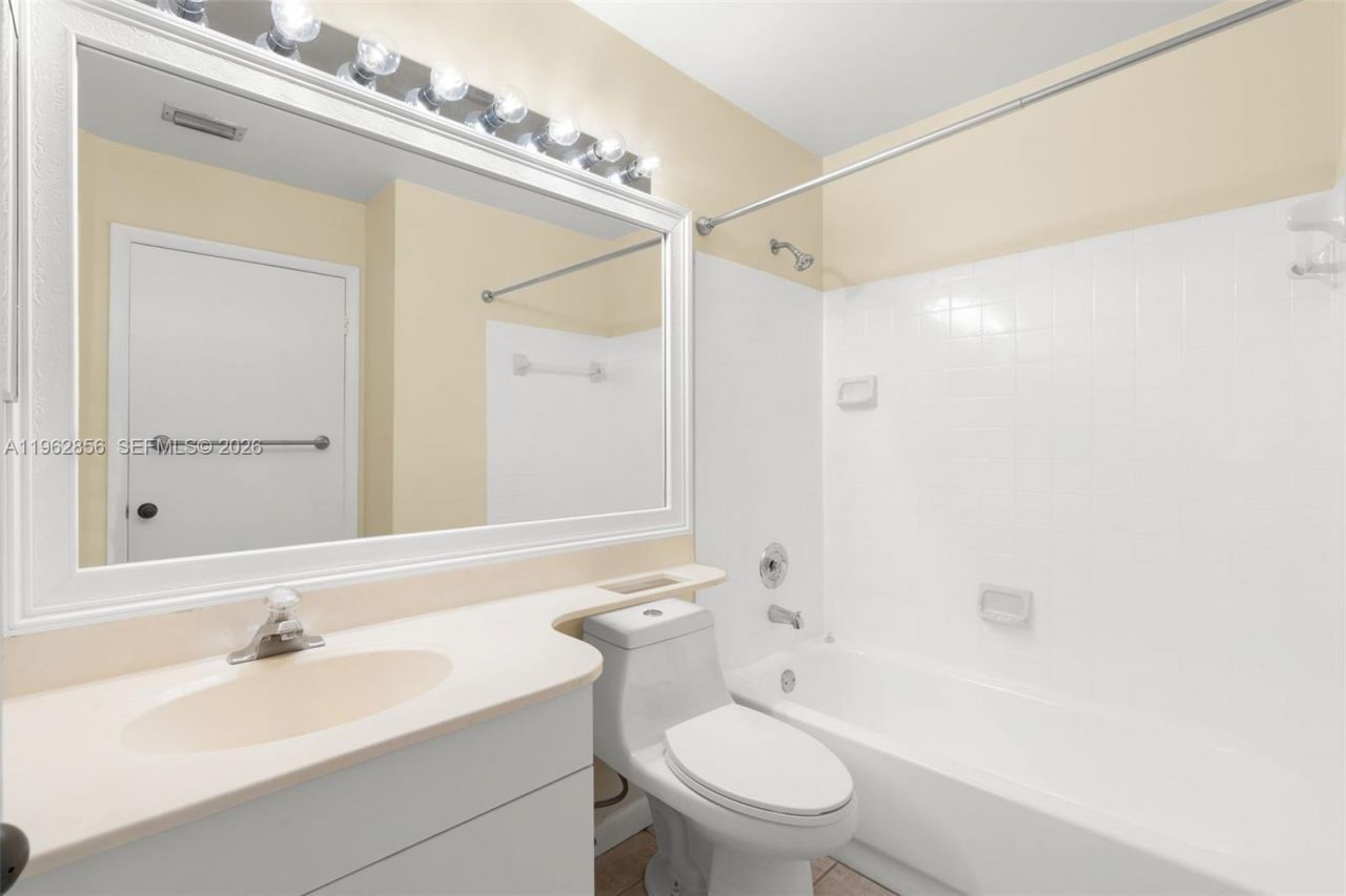 1208 Coral Club Dr , Unit 1208, Coral Springs, FL 33071 Photo