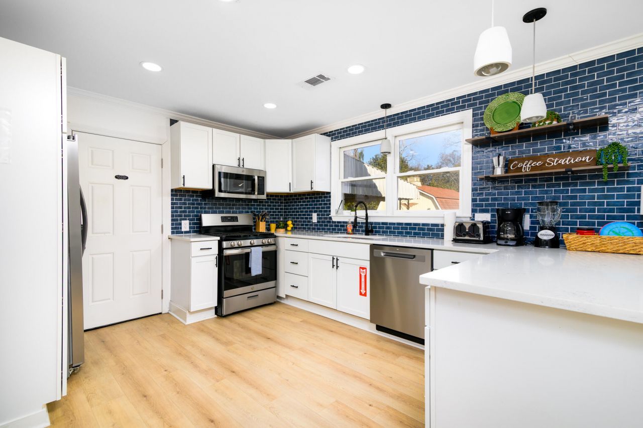 5332 Parkside Drive Photo 6