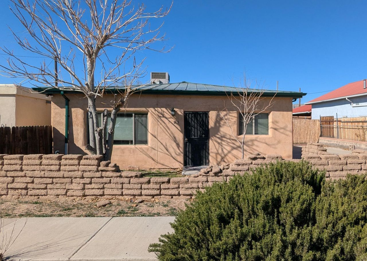 1023 Arno Street Ne, Albuquerque, NM 87102 Main Photo