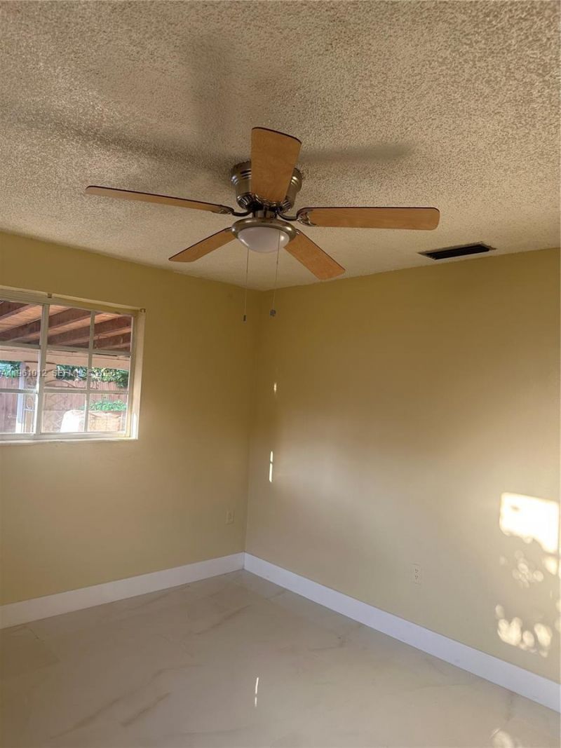 1655 NW 116th St, Unit front, Miami, FL 33167 Photo