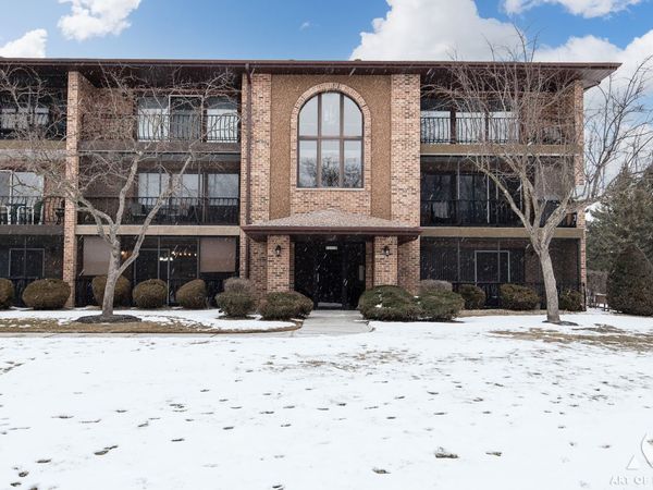 11119 Heritage Drive, Unit 1B, Palos Hills, IL 60465